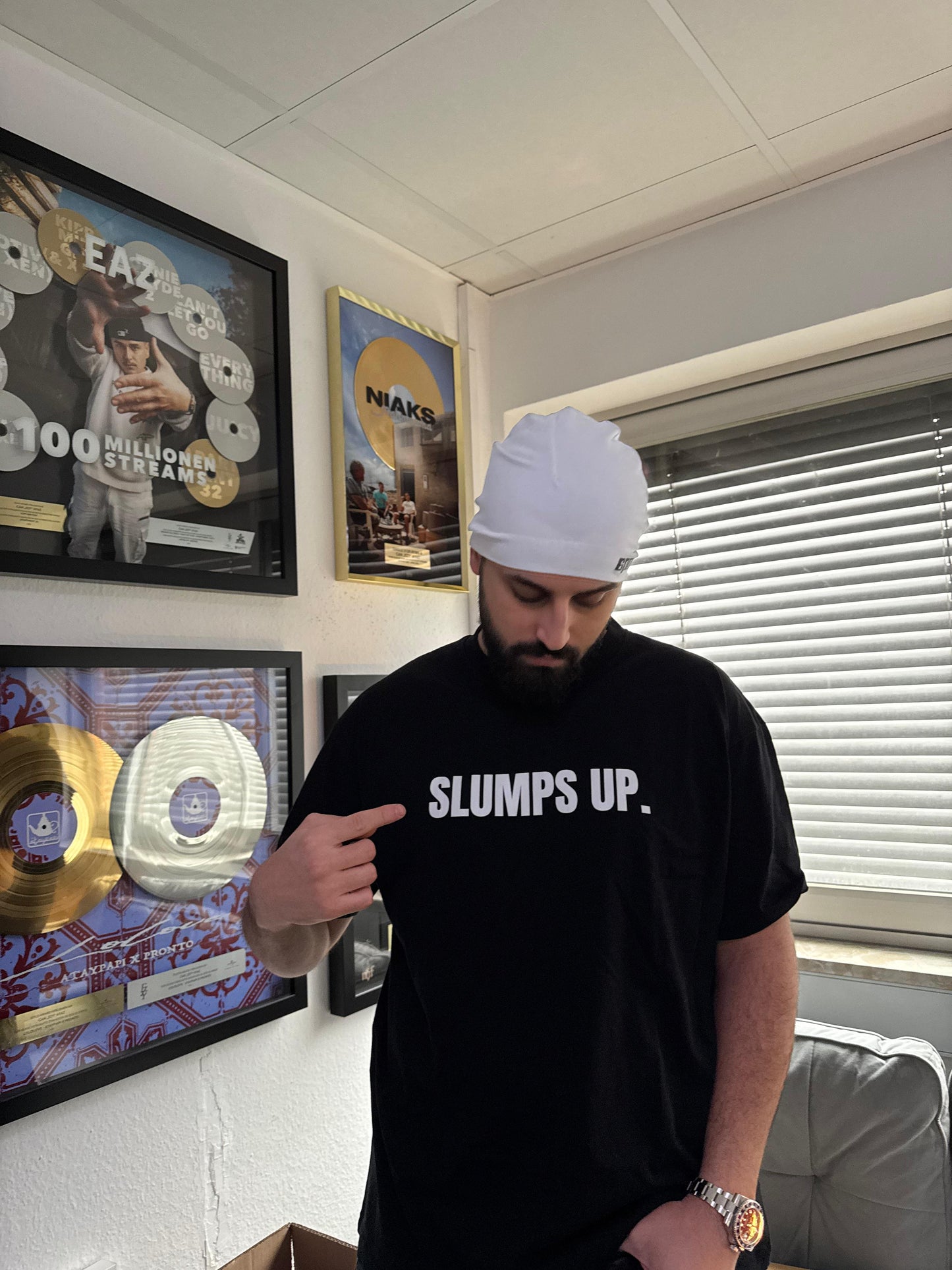 Slumps Up. - T-Shirt